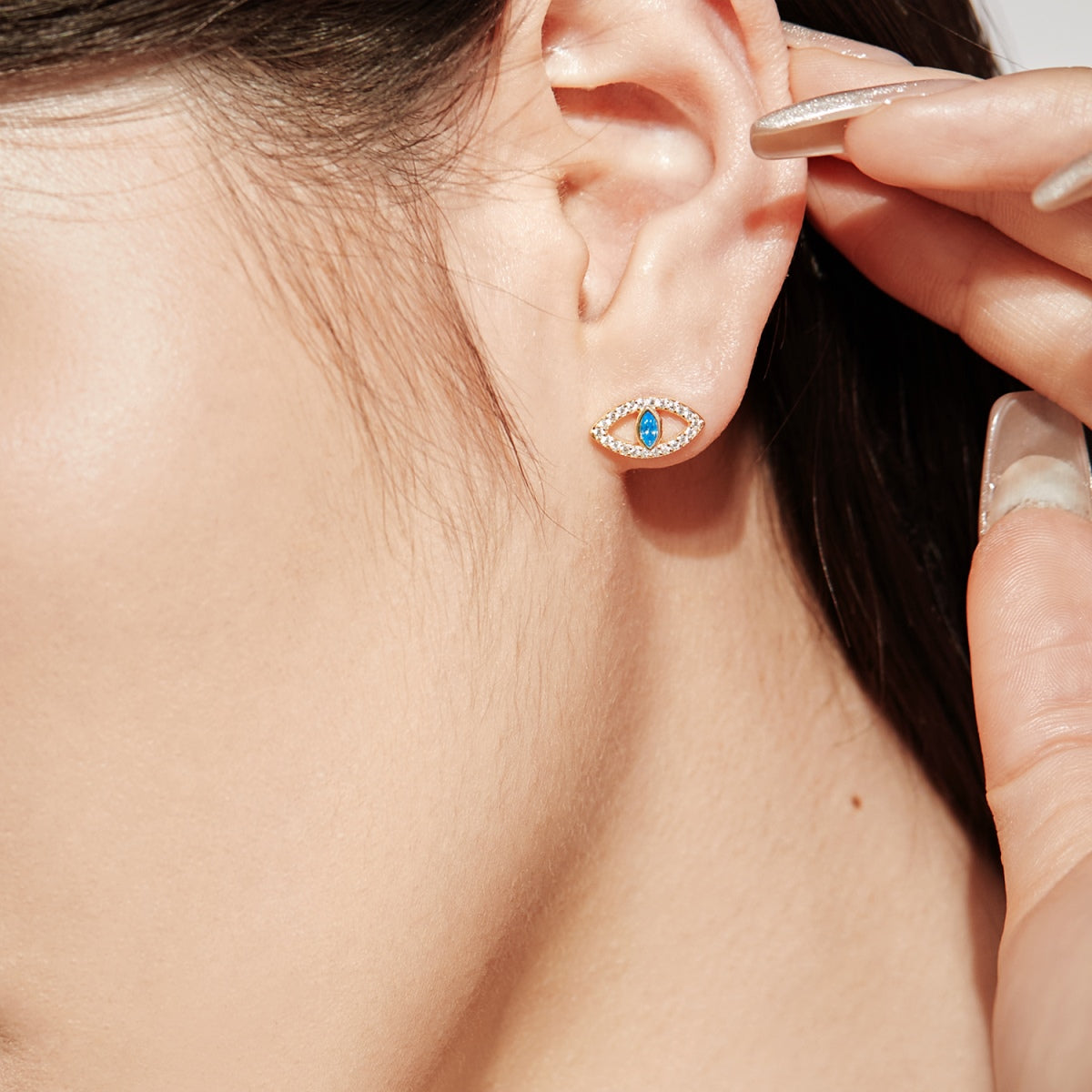 [AuraEcho]Blue Devil Eyes Hollow Stud Earrings
